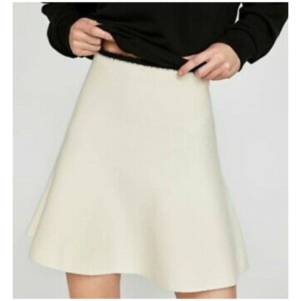 ZARA High-Rise Black Faux Fur Trim Stretch-Knit Circle Beige Mini Skirt